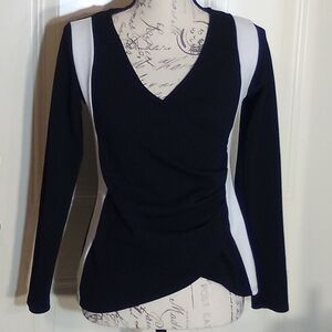 A'gaci Top Junior Girl's Size L Color Black & White Pullover
